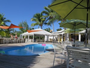 Drinks and dinner at Grabbers on Great Guana Cay.